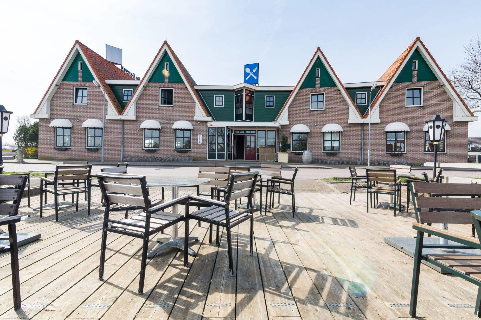 Hotel Restaurant De Buizerd Langedijk Exterior photo