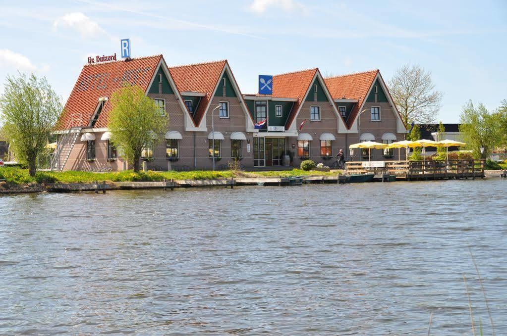 Hotel Restaurant De Buizerd Langedijk Exterior photo